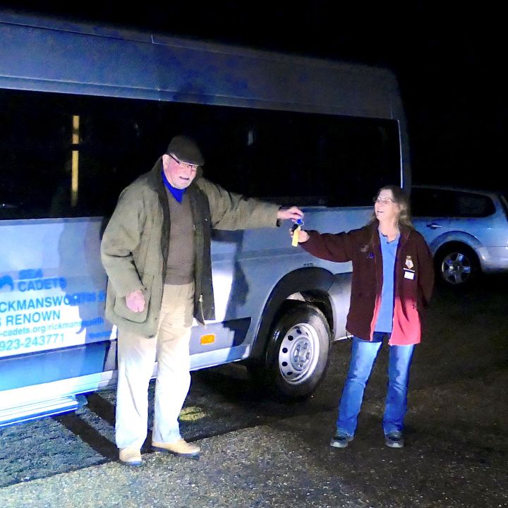 TS Renown Get a Minibus