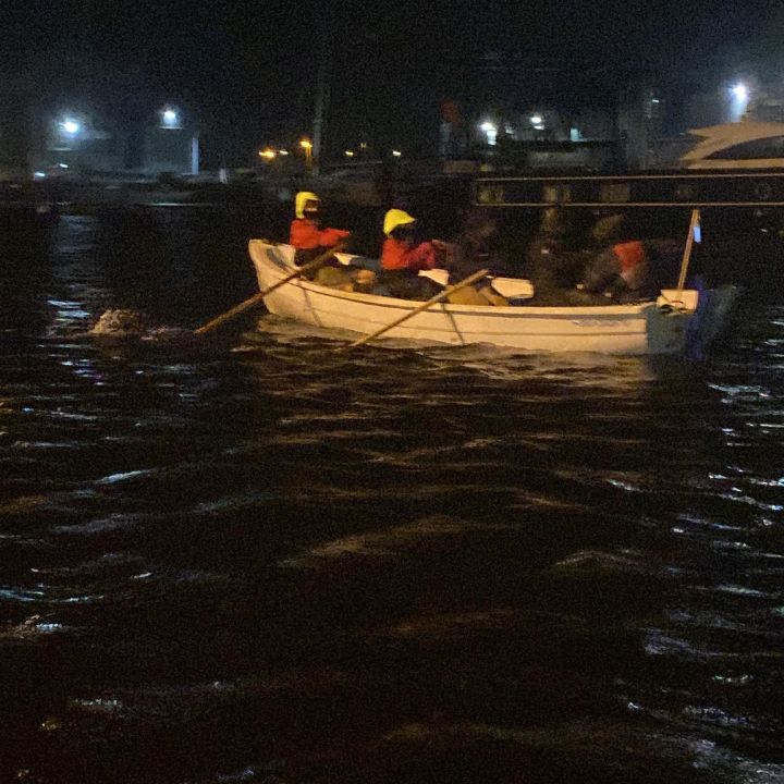 Night rowing in Ipswich Wet dock