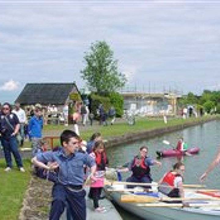 QUEEN'S JUBILEE CANAL TOWPATH PARTY