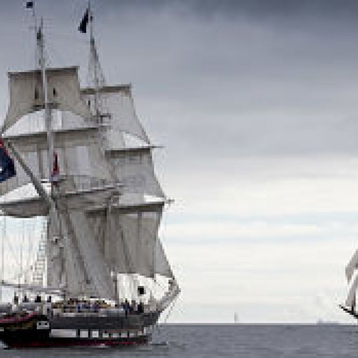 TS ROYALIST LINES UP AT THE TALL SHIPS RACE! 